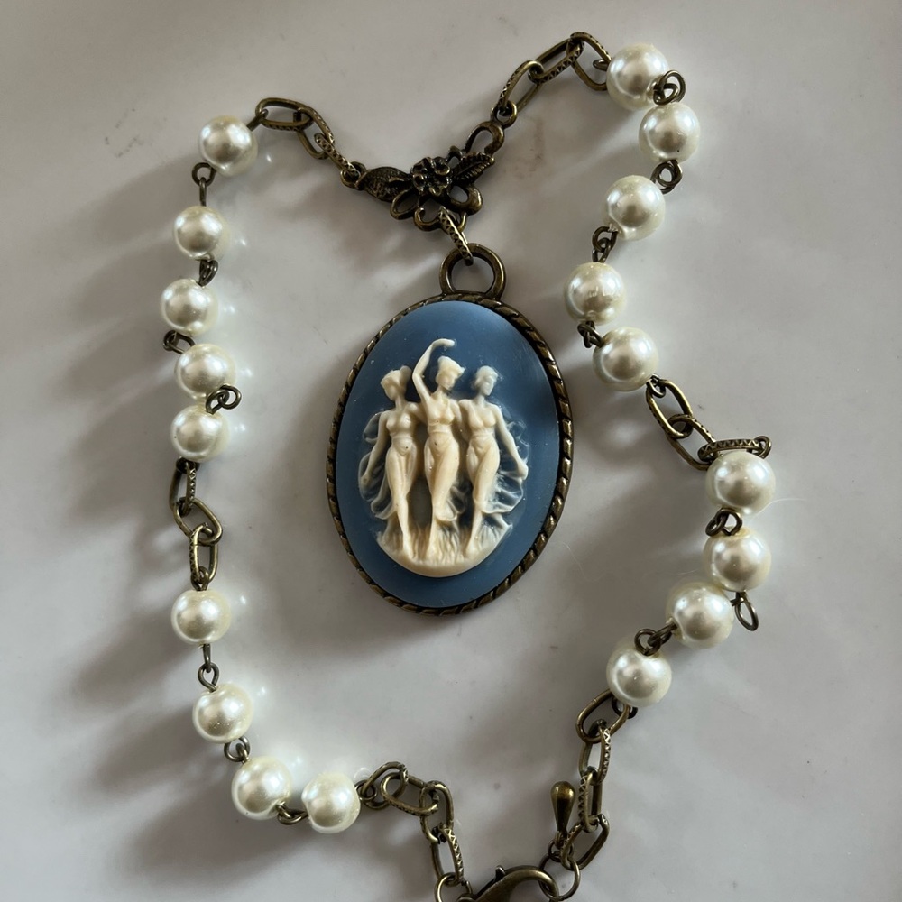 Vintage Wedgwood Blue Style 3 Graces Muses Victorian Style Cameo Necklace - Picture 9 of 12
